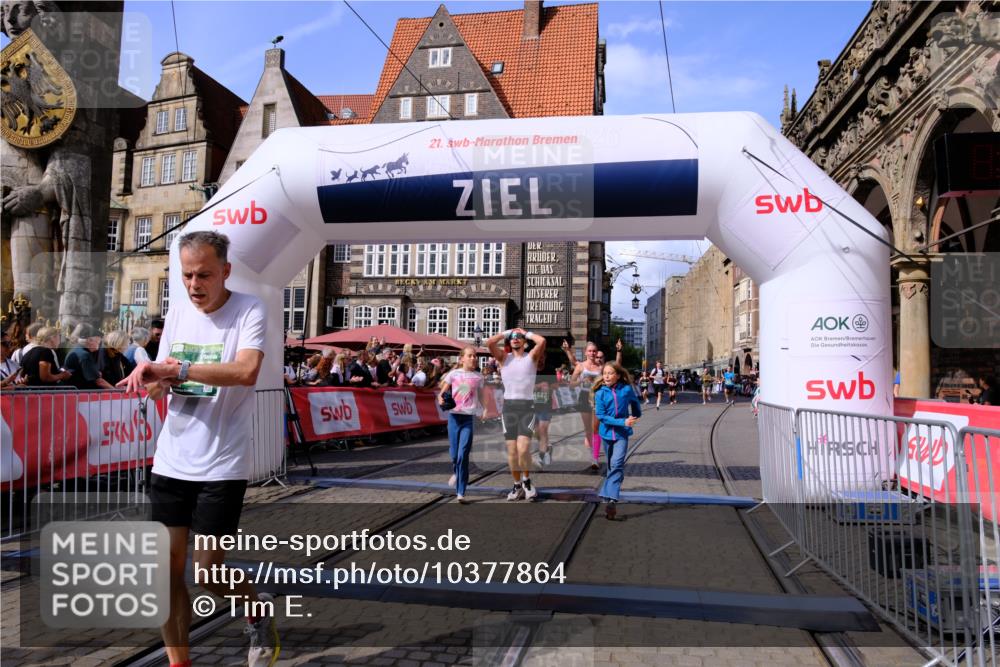 13.09.2026 - 21. swb-Marathon Bremen Tim E. http://msf.ph/oto/10377864 13.09.2026 13:13:32 Ziel 280, 313, 621, 987, 1207, 2130, 2498, 2962, 3566, 3625, 4582, 5345, 5769, 6038, 6394, 7874, 8197, 8291, 8464, 9092 meine-sportfotos.de