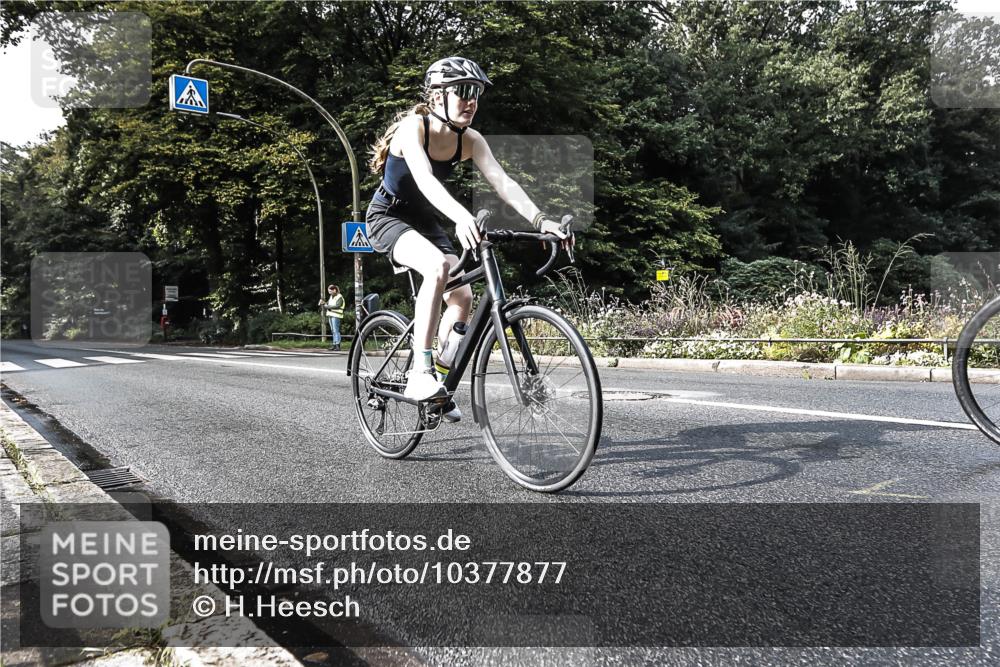 13.09.2026 - Stadtparktriathlon H.Heesch http://msf.ph/oto/10377877 13.09.2026 10:46:05 Radfahren 361, 566, 571 meine-sportfotos.de