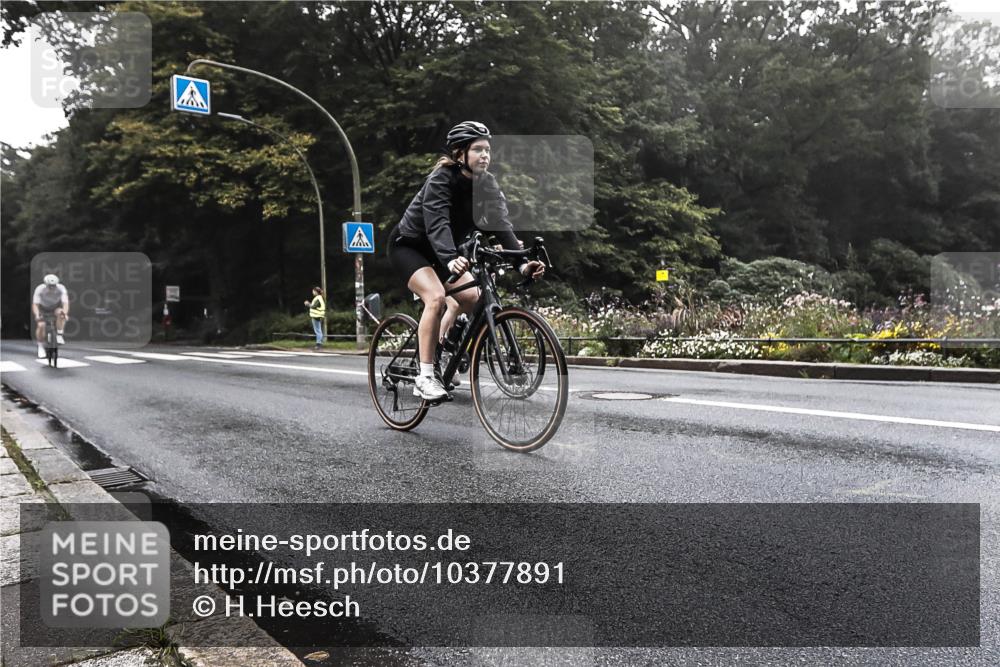 13.09.2026 - Stadtparktriathlon H.Heesch http://msf.ph/oto/10377891 13.09.2026 09:51:42 Radfahren 213, 262, 264, 287, 296, 313 meine-sportfotos.de