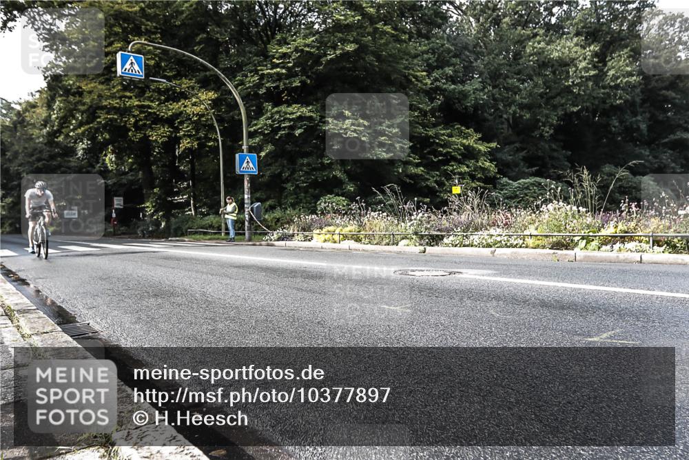 13.09.2026 - Stadtparktriathlon H.Heesch http://msf.ph/oto/10377897 13.09.2026 10:46:07 Radfahren 361, 566, 571 meine-sportfotos.de