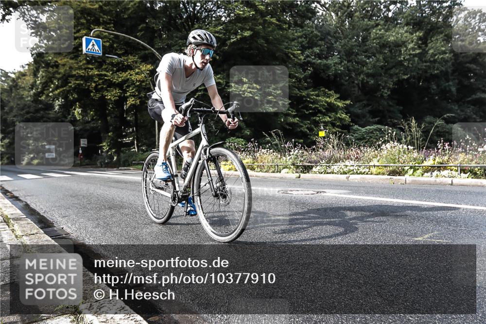 13.09.2026 - Stadtparktriathlon H.Heesch http://msf.ph/oto/10377910 13.09.2026 10:46:08 Radfahren 361, 566, 571 meine-sportfotos.de