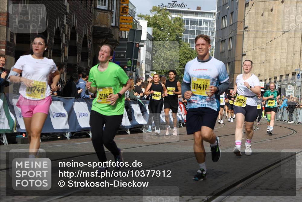 13.09.2026 - 21. swb-Marathon Bremen Strokosch-Dieckow http://msf.ph/oto/10377912 13.09.2026 11:03:41 Ziel 10092, 10150, 10187, 10195, 10237, 10309, 10724, 10904, 10959, 11598, 11773, 11830, 12068, 12184, 12185, 12611, 10152, 10357, 10403, 10429, 10659, 10720, 10796, 10918, 11149, 11325, 11451, 11511, 11868, 11967, 12504 meine-sportfotos.de