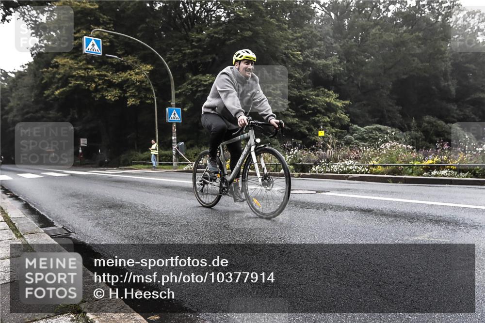 13.09.2026 - Stadtparktriathlon H.Heesch http://msf.ph/oto/10377914 13.09.2026 09:51:47 Radfahren 213, 247, 287 meine-sportfotos.de