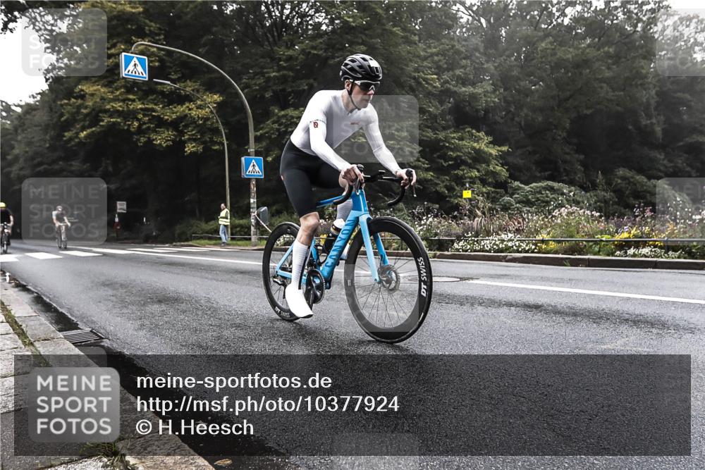 13.09.2026 - Stadtparktriathlon H.Heesch http://msf.ph/oto/10377924 13.09.2026 09:51:55 Radfahren 220, 258, 300 meine-sportfotos.de