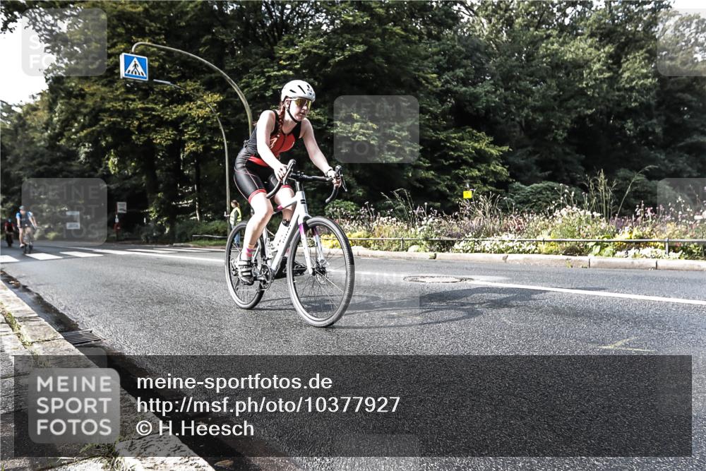 13.09.2026 - Stadtparktriathlon H.Heesch http://msf.ph/oto/10377927 13.09.2026 10:46:12 Radfahren 351, 372, 381, 432 meine-sportfotos.de