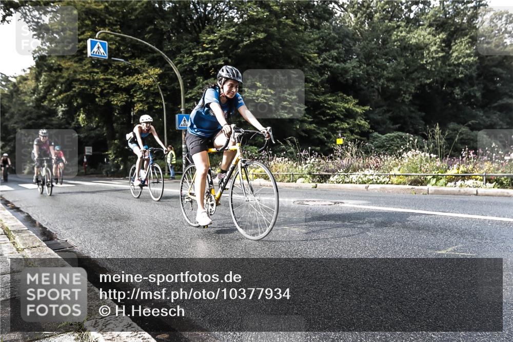 13.09.2026 - Stadtparktriathlon H.Heesch http://msf.ph/oto/10377934 13.09.2026 10:46:14 Radfahren 351, 372, 377, 381, 420, 432 meine-sportfotos.de