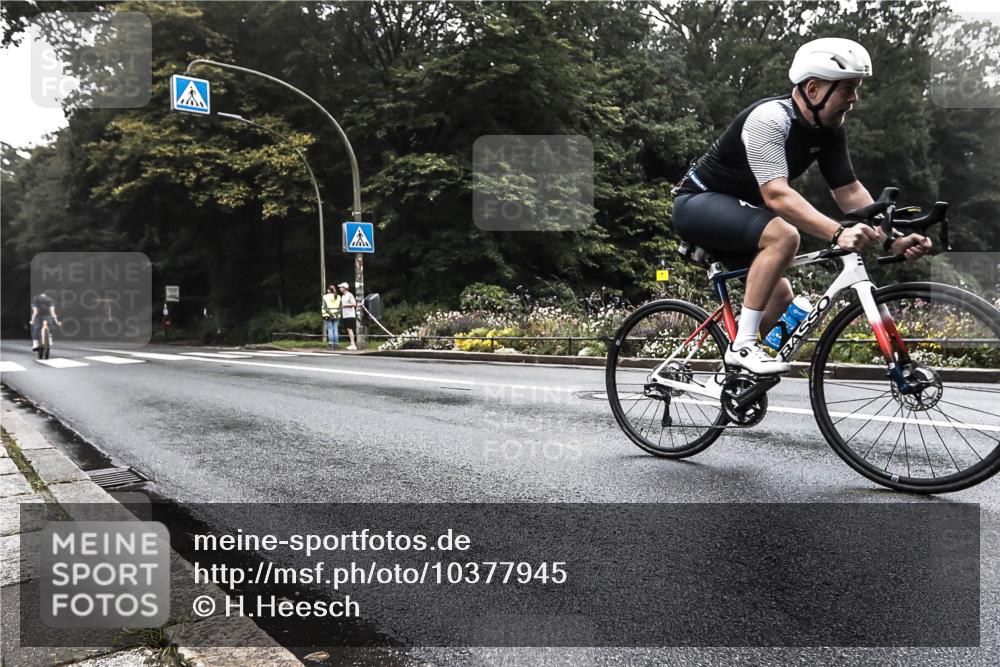 13.09.2026 - Stadtparktriathlon H.Heesch http://msf.ph/oto/10377945 13.09.2026 09:52:21 Radfahren 219, 304, 324 meine-sportfotos.de