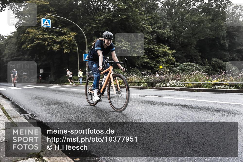 13.09.2026 - Stadtparktriathlon H.Heesch http://msf.ph/oto/10377951 13.09.2026 09:52:22 Radfahren 219, 304, 324 meine-sportfotos.de