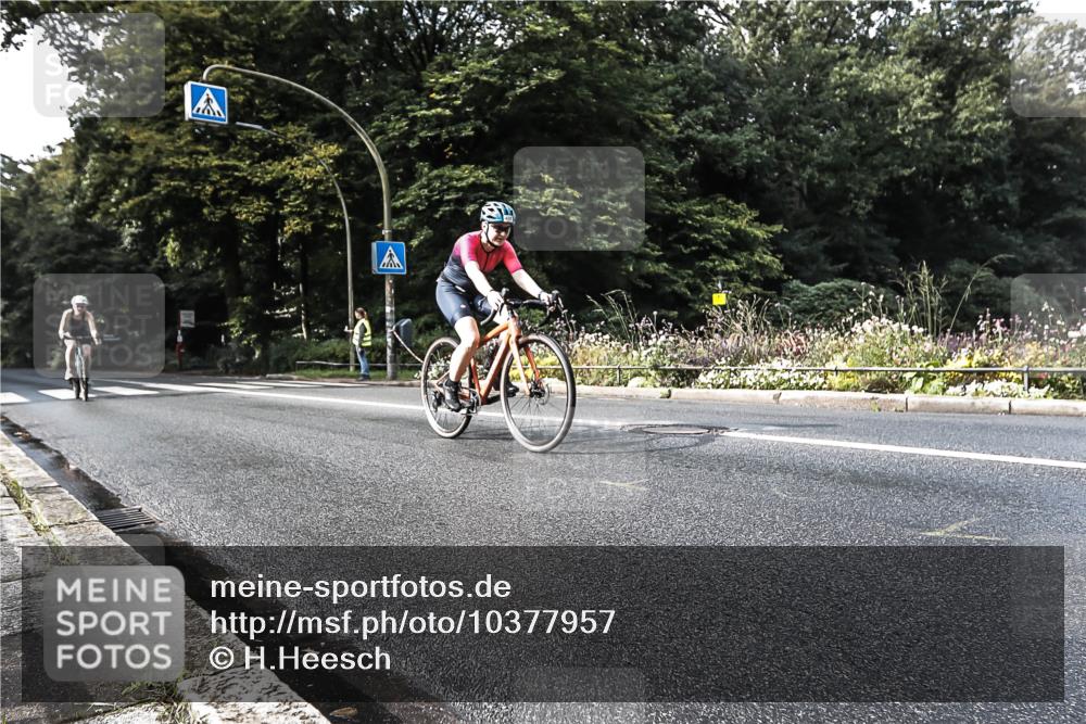 13.09.2026 - Stadtparktriathlon H.Heesch http://msf.ph/oto/10377957 13.09.2026 10:46:15 Radfahren 351, 372, 377, 381, 420, 432 meine-sportfotos.de
