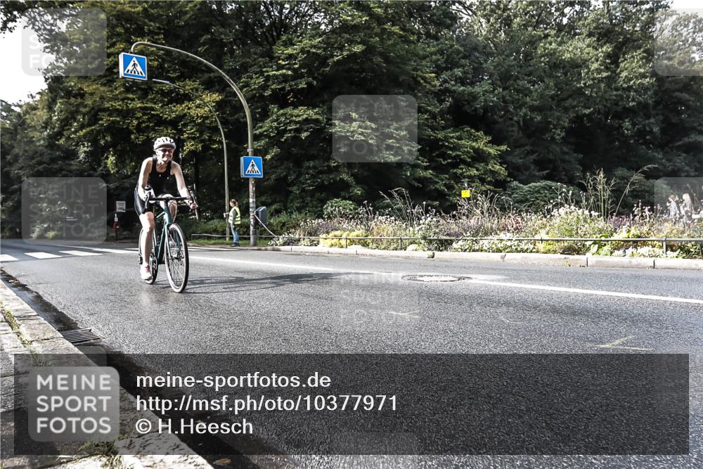 13.09.2026 - Stadtparktriathlon H.Heesch http://msf.ph/oto/10377971 13.09.2026 10:46:17 Radfahren 351, 372, 377, 381, 420 meine-sportfotos.de