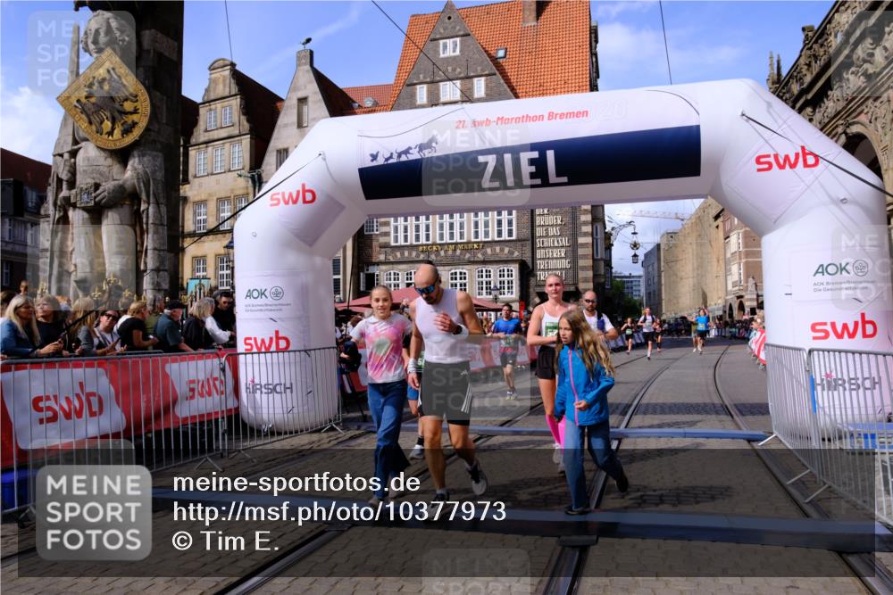 13.09.2026 - 21. swb-Marathon Bremen Tim E. http://msf.ph/oto/10377973 13.09.2026 13:13:33 Ziel 280, 313, 621, 987, 1207, 2130, 2498, 2962, 3566, 3625, 4582, 5345, 5769, 6038, 6394, 7874, 8197, 8291, 8464, 9092 meine-sportfotos.de