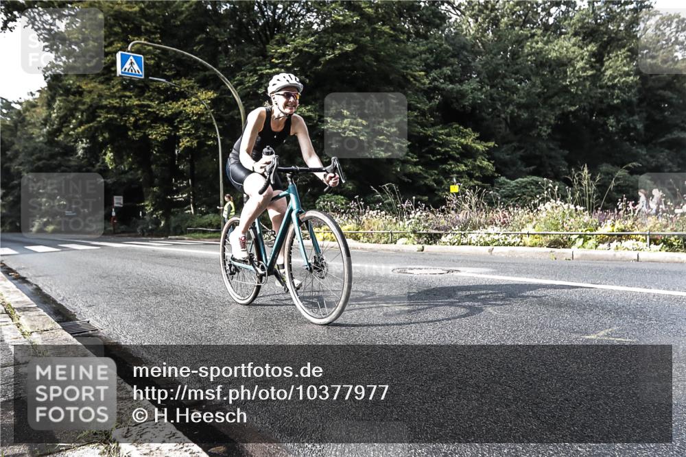 13.09.2026 - Stadtparktriathlon H.Heesch http://msf.ph/oto/10377977 13.09.2026 10:46:17 Radfahren 351, 372, 377, 381, 420 meine-sportfotos.de