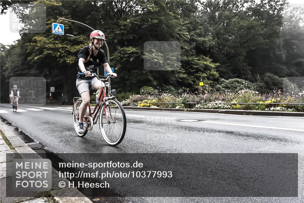 13.09.2026 - Stadtparktriathlon H.Heesch http://msf.ph/oto/10377993 13.09.2026 09:52:48 Radfahren 228, 255, 256, 308 meine-sportfotos.de