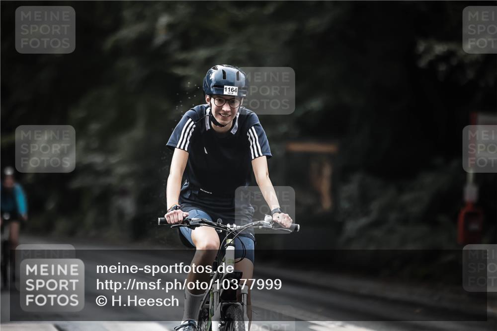 13.09.2026 - Stadtparktriathlon H.Heesch http://msf.ph/oto/10377999 13.09.2026 12:20:27 Radfahren 1088, 1091, 1164 meine-sportfotos.de