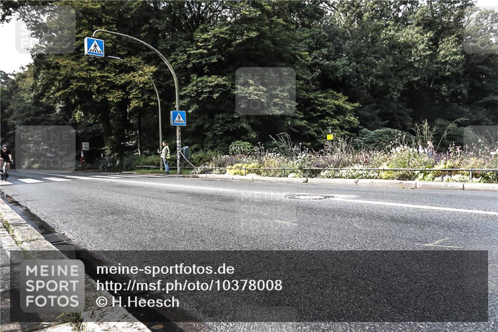 13.09.2026 - Stadtparktriathlon H.Heesch http://msf.ph/oto/10378008 13.09.2026 10:46:19 Radfahren 377, 420, 464 meine-sportfotos.de