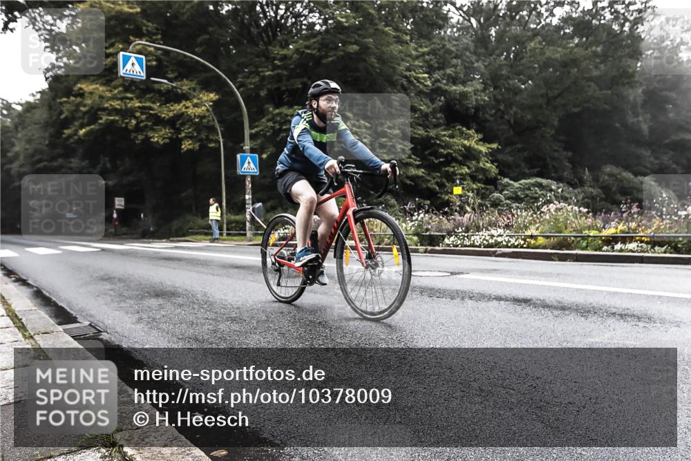 13.09.2026 - Stadtparktriathlon H.Heesch http://msf.ph/oto/10378009 13.09.2026 09:52:52 Radfahren 228, 256, 308, 323 meine-sportfotos.de