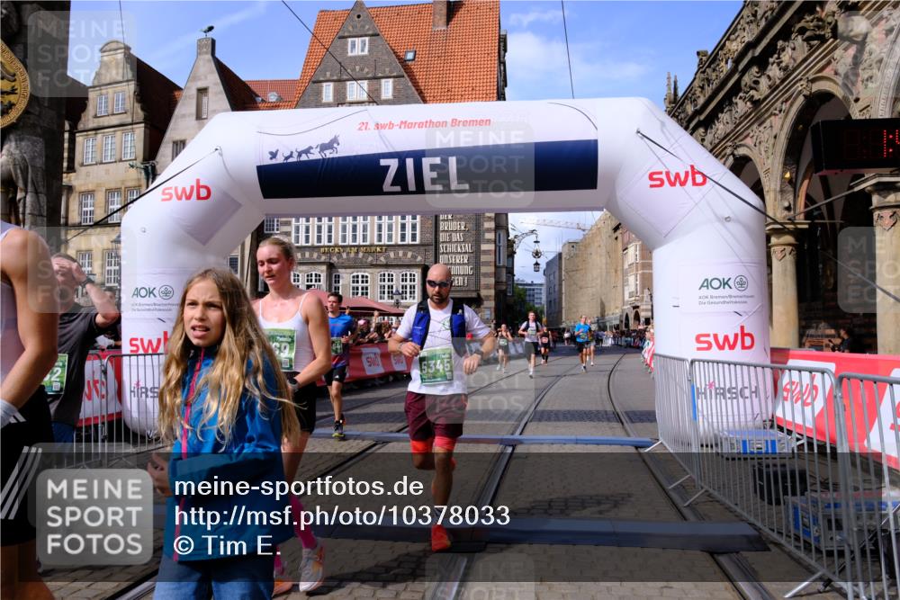 13.09.2026 - 21. swb-Marathon Bremen Tim E. http://msf.ph/oto/10378033 13.09.2026 13:13:35 Ziel 280, 621, 987, 1207, 2130, 2360, 2498, 2962, 3566, 3625, 4582, 5345, 5769, 6038, 6394, 6407, 7874, 8197, 8464, 8568, 8963, 9092 meine-sportfotos.de