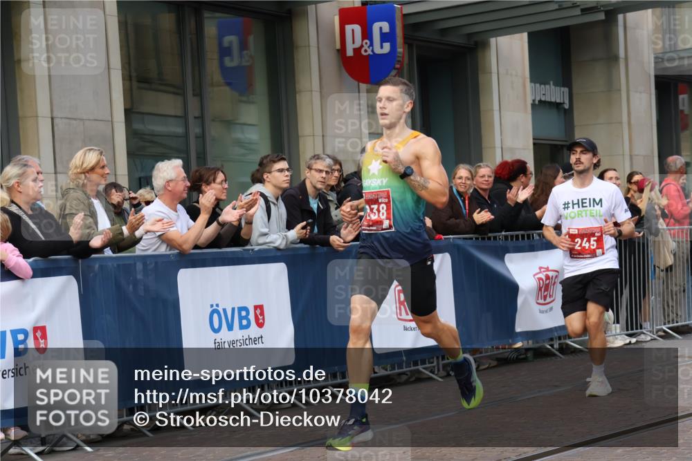 13.09.2026 - 21. swb-Marathon Bremen Strokosch-Dieckow http://msf.ph/oto/10378042 13.09.2026 12:36:02 Ziel 245, 1238, 1670 meine-sportfotos.de