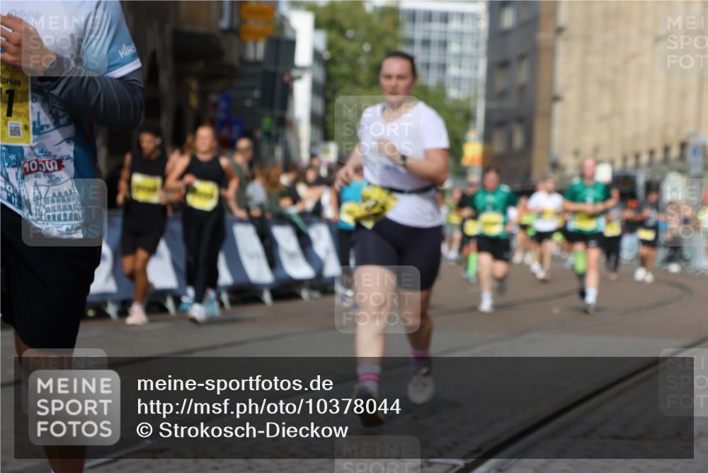 13.09.2026 - 21. swb-Marathon Bremen Strokosch-Dieckow http://msf.ph/oto/10378044 13.09.2026 11:03:43 Ziel 10092, 10150, 10187, 10237, 10309, 10420, 10724, 10904, 11211, 11411, 11598, 11655, 11746, 11773, 11830, 12068, 12184, 12185, 12611, 10152, 10357, 10403, 10429, 10607, 10659, 10720, 10796, 10918, 11149, 11319, 11325, 11451, 11470, 11471, 11511, 11618, 11868, 11967, 12260, 12392, 12433, 12504 meine-sportfotos.de