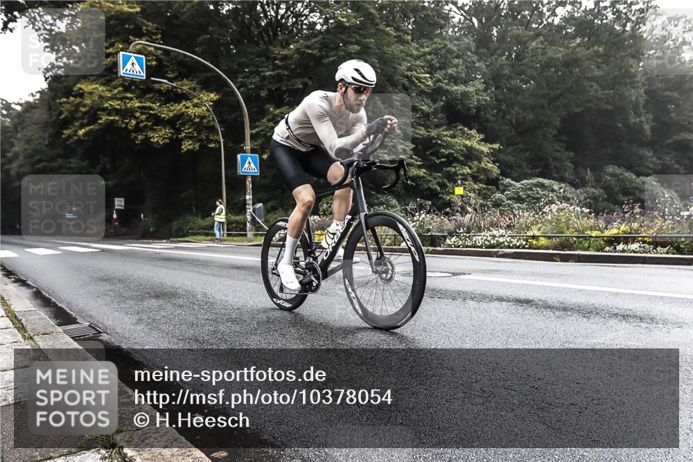 13.09.2026 - Stadtparktriathlon H.Heesch http://msf.ph/oto/10378054 13.09.2026 09:53:48 Radfahren 290, 328 meine-sportfotos.de