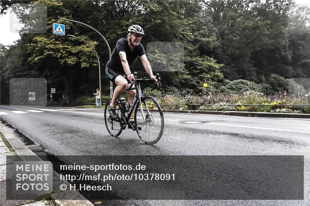 13.09.2026 - Stadtparktriathlon H.Heesch http://msf.ph/oto/10378091 13.09.2026 09:53:59 Radfahren 229, 232, 261, 267 meine-sportfotos.de