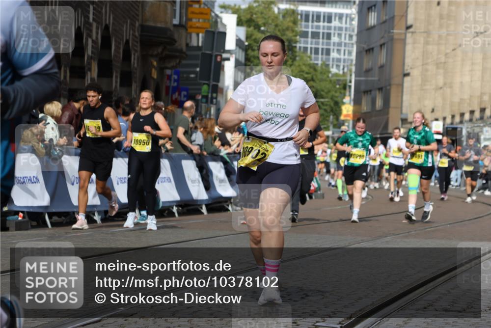 13.09.2026 - 21. swb-Marathon Bremen Strokosch-Dieckow http://msf.ph/oto/10378102 13.09.2026 11:03:44 Ziel 10092, 10150, 10187, 10237, 10309, 10420, 10724, 10902, 10904, 11211, 11411, 11598, 11655, 11746, 11773, 11830, 12068, 12184, 12185, 12611, 10152, 10357, 10403, 10429, 10607, 10659, 10720, 10796, 10918, 11149, 11319, 11325, 11451, 11470, 11471, 11511, 11618, 11868, 11967, 12260, 12392, 12433, 12504 meine-sportfotos.de