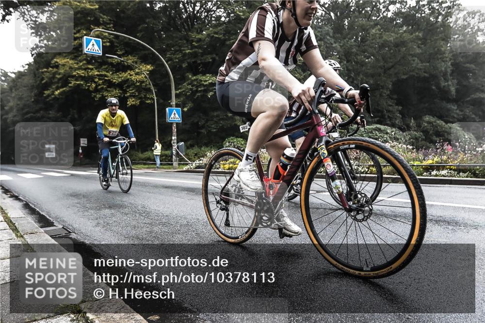 13.09.2026 - Stadtparktriathlon H.Heesch http://msf.ph/oto/10378113 13.09.2026 09:54:24 Radfahren 226, 298, 302, 317 meine-sportfotos.de