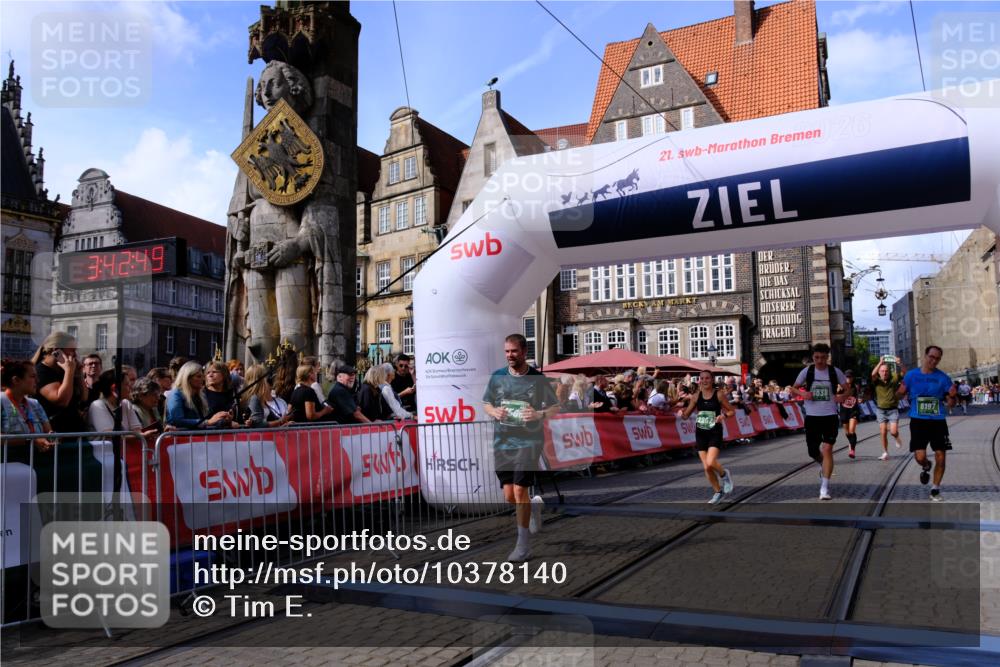 13.09.2026 - 21. swb-Marathon Bremen Tim E. http://msf.ph/oto/10378140 13.09.2026 13:13:38 Ziel 280, 621, 779, 987, 1207, 2130, 2360, 2962, 3566, 4582, 5345, 5769, 6038, 6394, 6407, 8197, 8464, 8477, 8568, 8963 meine-sportfotos.de