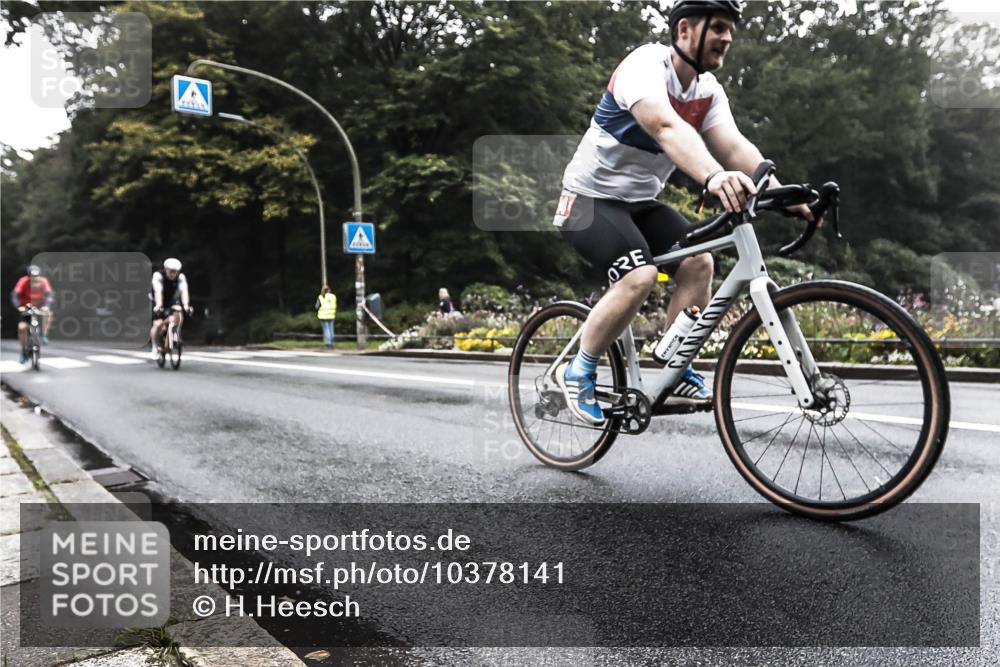 13.09.2026 - Stadtparktriathlon H.Heesch http://msf.ph/oto/10378141 13.09.2026 09:54:48 Radfahren 249, 276, 334 meine-sportfotos.de