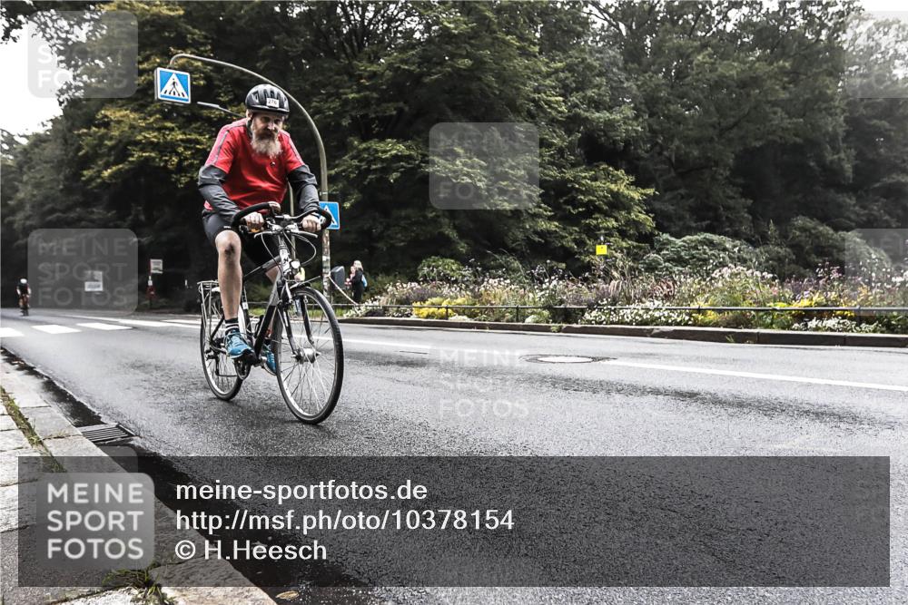 13.09.2026 - Stadtparktriathlon H.Heesch http://msf.ph/oto/10378154 13.09.2026 09:54:49 Radfahren 249, 276, 334 meine-sportfotos.de