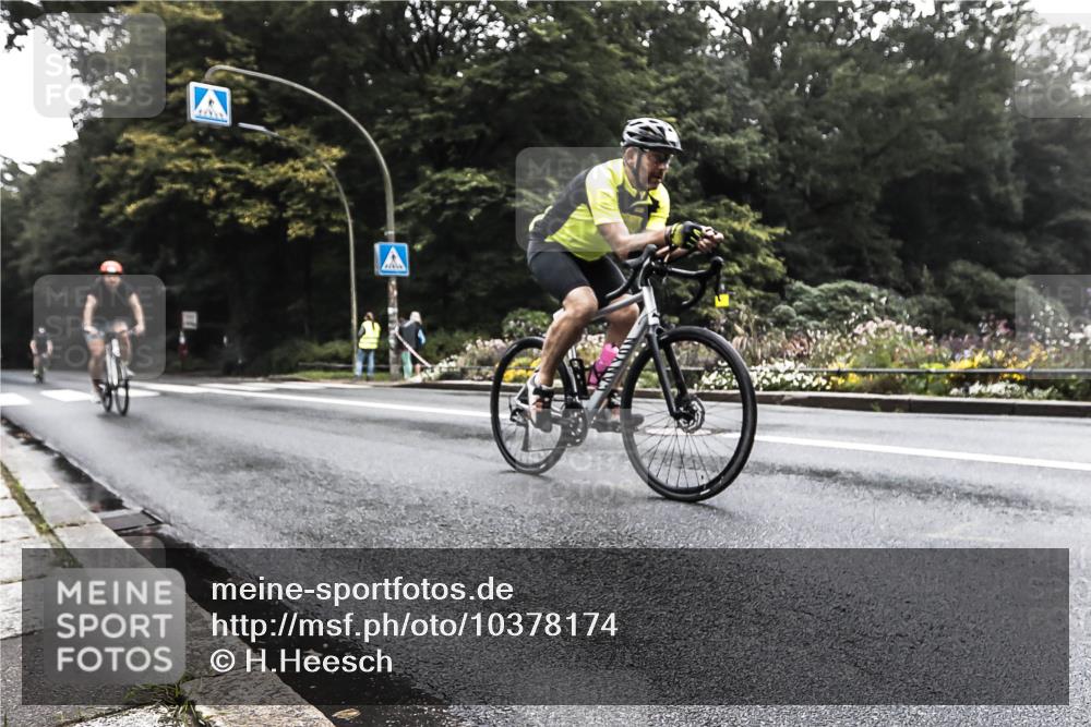 13.09.2026 - Stadtparktriathlon H.Heesch http://msf.ph/oto/10378174 13.09.2026 09:54:54 Radfahren 237, 245, 253, 294, 316, 335 meine-sportfotos.de