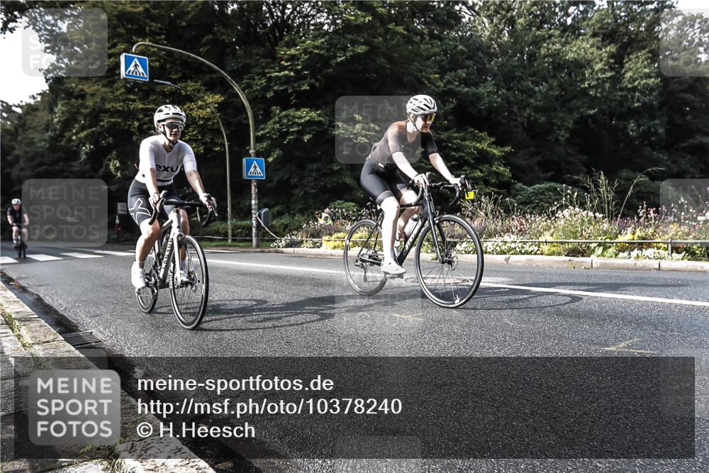 13.09.2026 - Stadtparktriathlon H.Heesch http://msf.ph/oto/10378240 13.09.2026 10:46:47 Radfahren 353, 358, 382, 392, 410 meine-sportfotos.de