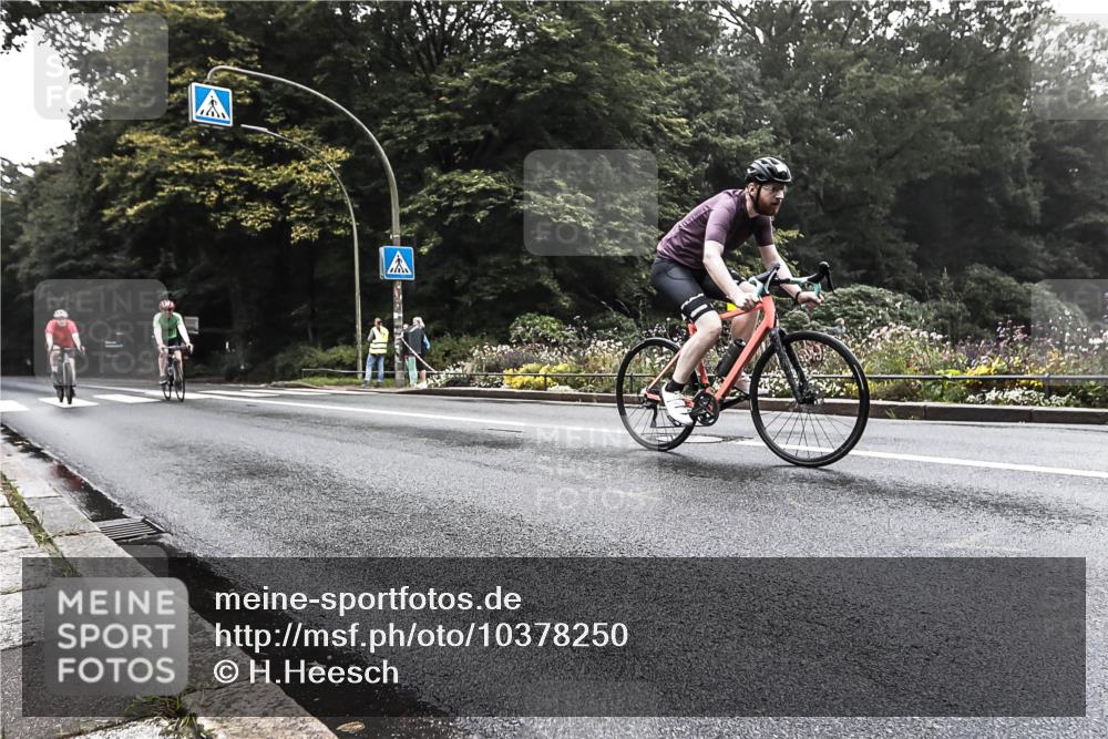 13.09.2026 - Stadtparktriathlon H.Heesch http://msf.ph/oto/10378250 13.09.2026 09:55:25 Radfahren 281, 283, 297, 327 meine-sportfotos.de