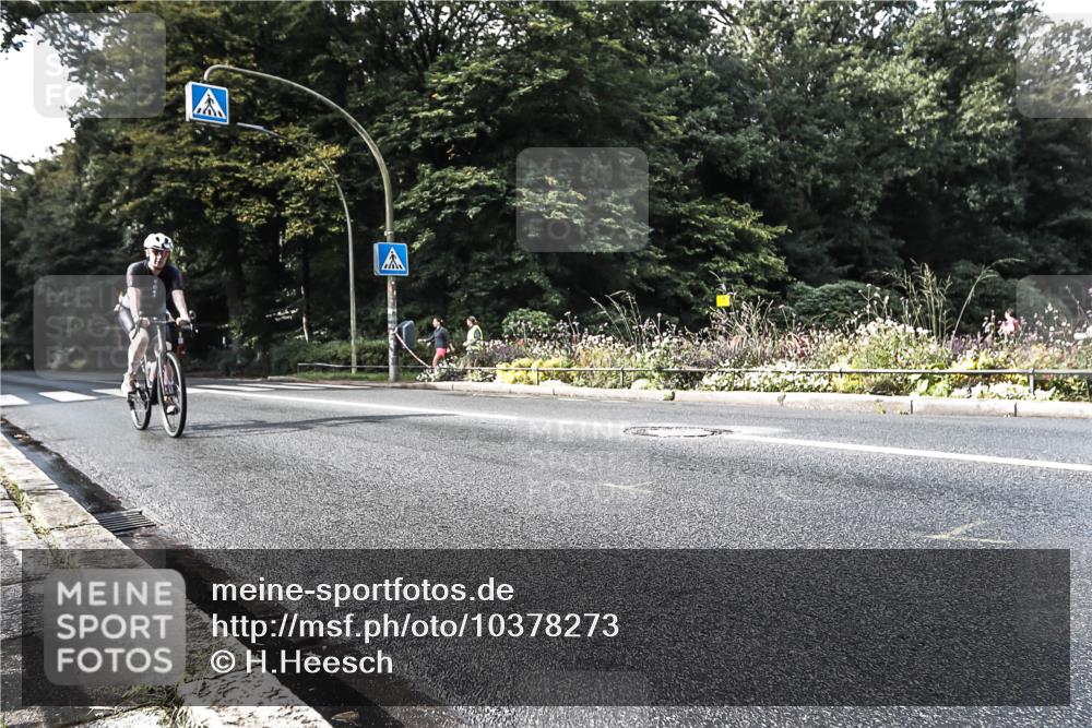13.09.2026 - Stadtparktriathlon H.Heesch http://msf.ph/oto/10378273 13.09.2026 10:46:49 Radfahren 353, 358, 382, 392, 410 meine-sportfotos.de