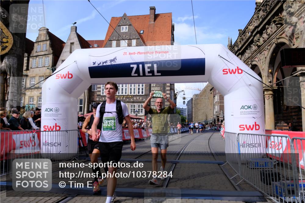 13.09.2026 - 21. swb-Marathon Bremen Tim E. http://msf.ph/oto/10378284 13.09.2026 13:13:41 Ziel 280, 621, 779, 2130, 2360, 2882, 2962, 3566, 5345, 6038, 6394, 6407, 8197, 8464, 8477, 8568, 8963 meine-sportfotos.de