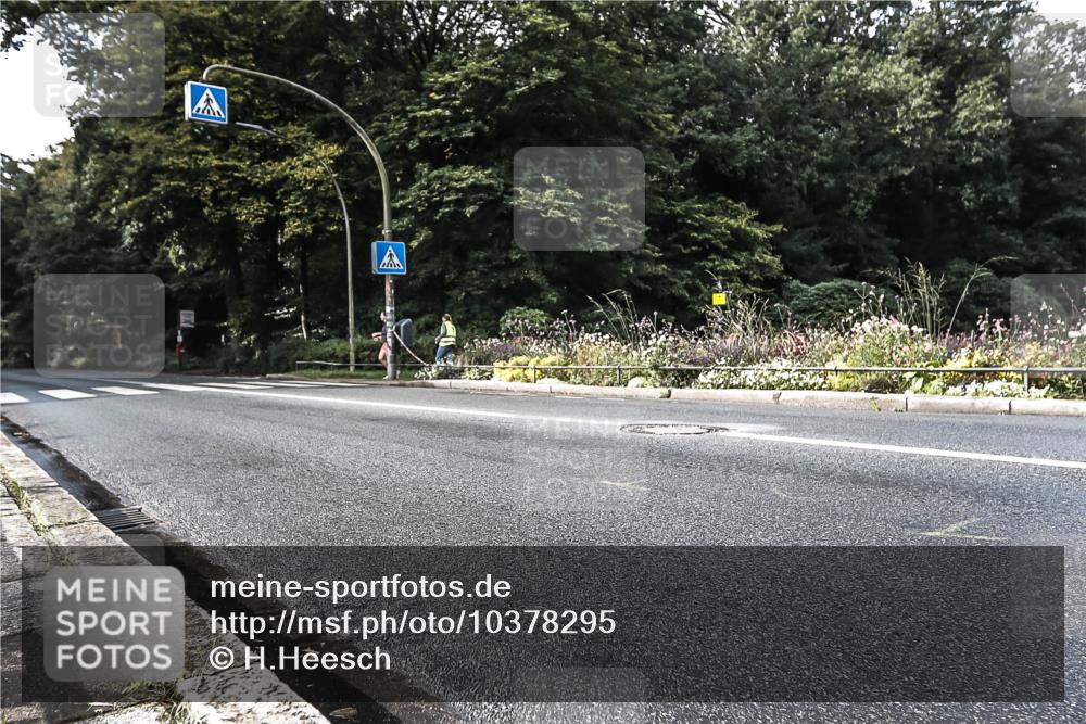 13.09.2026 - Stadtparktriathlon H.Heesch http://msf.ph/oto/10378295 13.09.2026 10:46:50 Radfahren 353, 358, 382, 392, 410 meine-sportfotos.de