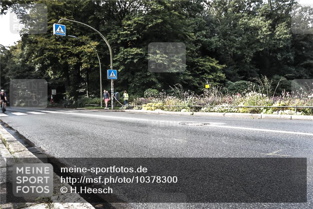 13.09.2026 - Stadtparktriathlon H.Heesch http://msf.ph/oto/10378300 13.09.2026 10:46:51 Radfahren 353, 382, 394, 410 meine-sportfotos.de