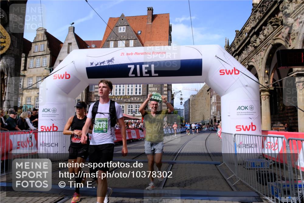13.09.2026 - 21. swb-Marathon Bremen Tim E. http://msf.ph/oto/10378302 13.09.2026 13:13:41 Ziel 280, 621, 779, 2130, 2360, 2882, 2962, 3566, 5345, 6038, 6394, 6407, 8197, 8464, 8477, 8568, 8963 meine-sportfotos.de