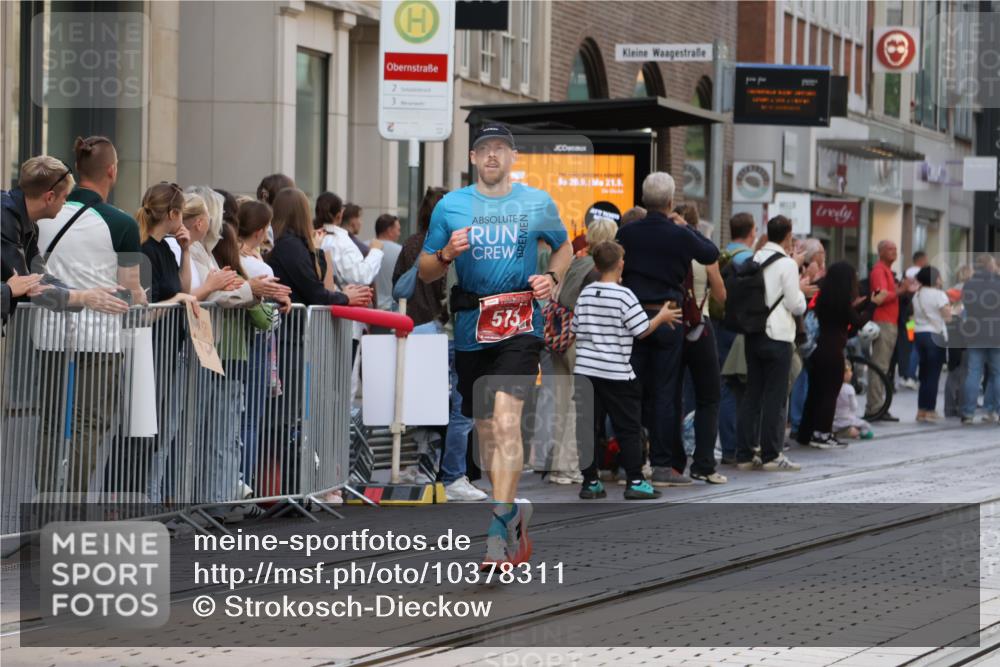 13.09.2026 - 21. swb-Marathon Bremen Strokosch-Dieckow http://msf.ph/oto/10378311 13.09.2026 12:37:31 Ziel 1766, 513, 1957 meine-sportfotos.de