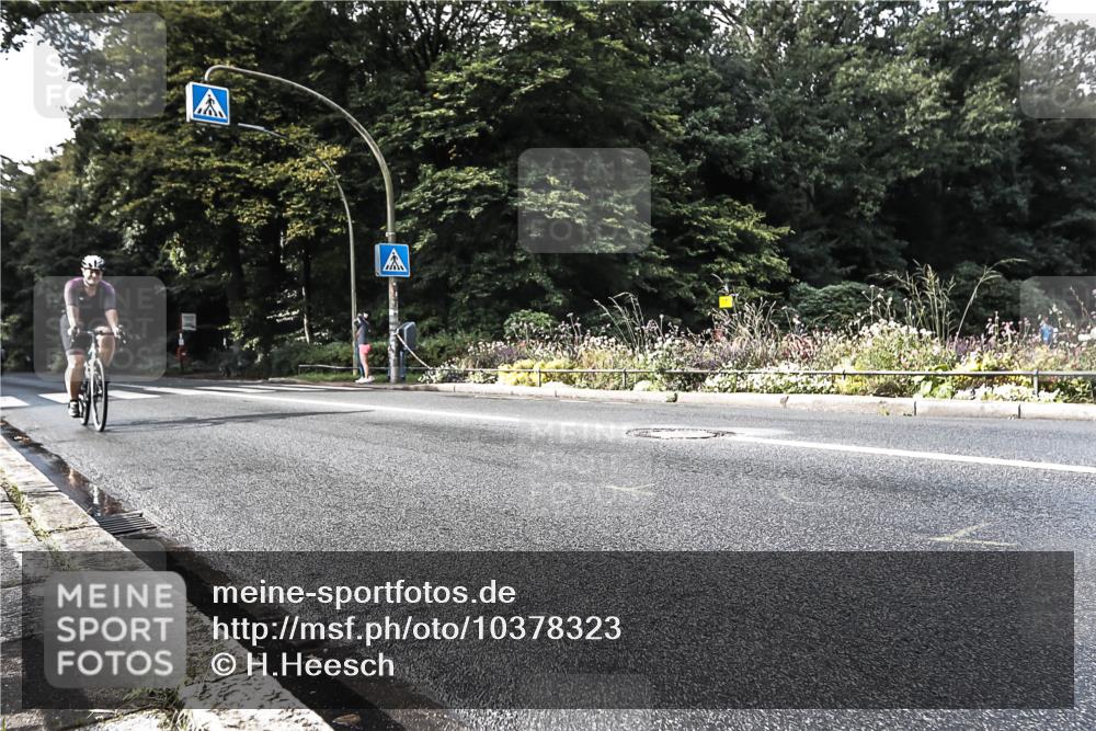 13.09.2026 - Stadtparktriathlon H.Heesch http://msf.ph/oto/10378323 13.09.2026 10:46:53 Radfahren 382, 394 meine-sportfotos.de