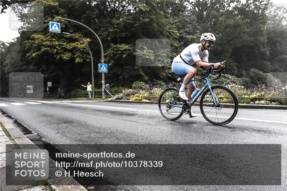 13.09.2026 - Stadtparktriathlon H.Heesch http://msf.ph/oto/10378339 13.09.2026 09:56:45 Radfahren 212, 248 meine-sportfotos.de