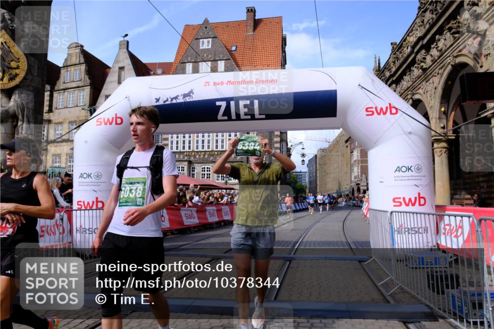 13.09.2026 - 21. swb-Marathon Bremen Tim E. http://msf.ph/oto/10378344 13.09.2026 13:13:42 Ziel 280, 779, 2130, 2360, 2401, 2882, 2962, 3566, 6038, 6394, 6407, 8197, 8464, 8477, 8568, 8840, 8963, 9442 meine-sportfotos.de