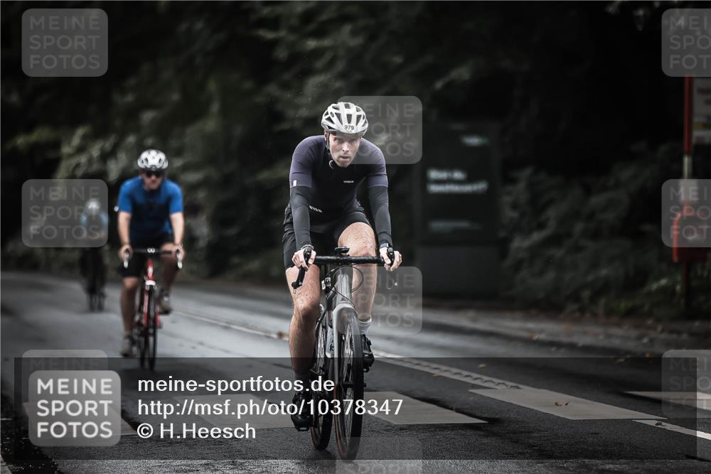 13.09.2026 - Stadtparktriathlon H.Heesch http://msf.ph/oto/10378347 13.09.2026 12:21:02 Radfahren 979, 986, 1015, 1061, 1080, 1105, 1151, 1176 meine-sportfotos.de