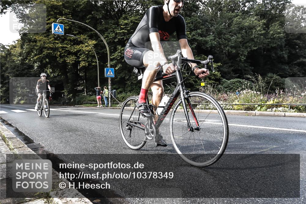 13.09.2026 - Stadtparktriathlon H.Heesch http://msf.ph/oto/10378349 13.09.2026 10:46:59 Radfahren 443, 468, 533 meine-sportfotos.de