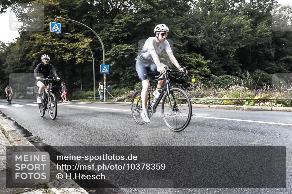 13.09.2026 - Stadtparktriathlon H.Heesch http://msf.ph/oto/10378359 13.09.2026 10:47:06 Radfahren 430, 473, 520, 572 meine-sportfotos.de