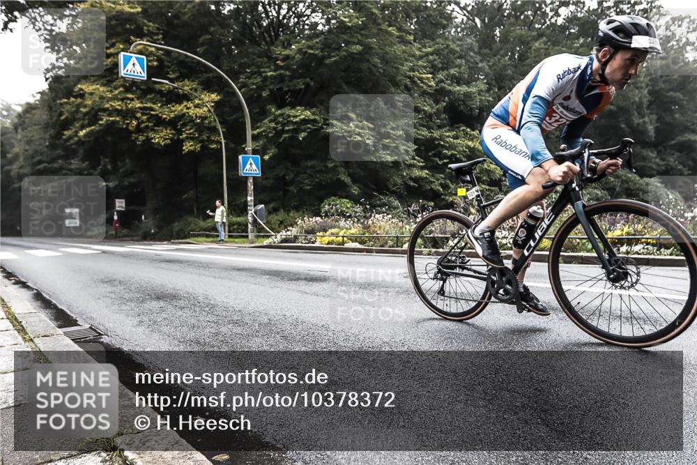 13.09.2026 - Stadtparktriathlon H.Heesch http://msf.ph/oto/10378372 13.09.2026 09:58:07 Radfahren 321 meine-sportfotos.de