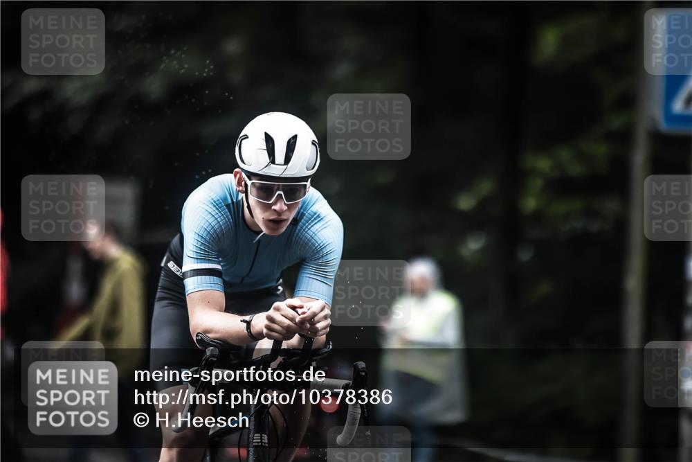 13.09.2026 - Stadtparktriathlon H.Heesch http://msf.ph/oto/10378386 13.09.2026 12:21:07 Radfahren 979, 1015, 1061, 1176 meine-sportfotos.de