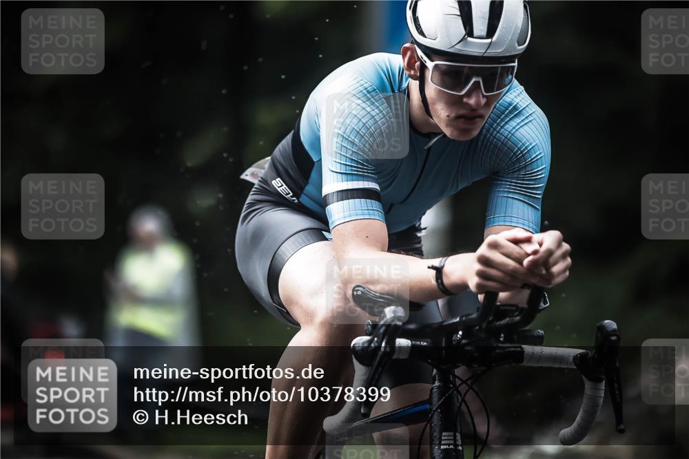 13.09.2026 - Stadtparktriathlon H.Heesch http://msf.ph/oto/10378399 13.09.2026 12:21:07 Radfahren 979, 1015, 1061, 1176 meine-sportfotos.de