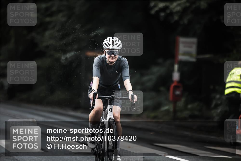 13.09.2026 - Stadtparktriathlon H.Heesch http://msf.ph/oto/10378420 13.09.2026 12:21:18 Radfahren 998, 1101, 1133 meine-sportfotos.de