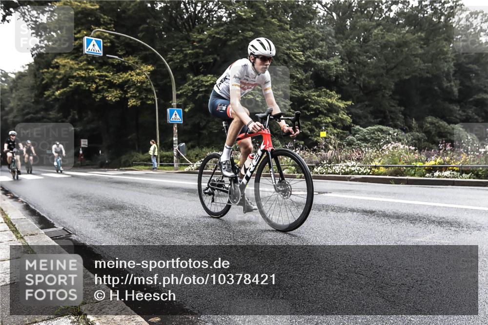 13.09.2026 - Stadtparktriathlon H.Heesch http://msf.ph/oto/10378421 13.09.2026 09:58:30 Radfahren 213, 238, 269, 300, 306, 314, 322, 333 meine-sportfotos.de